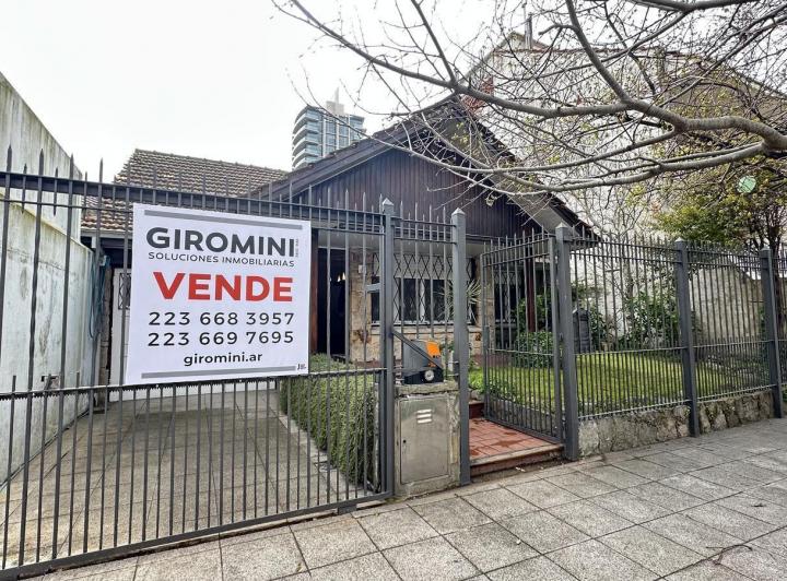 Casa · 213m² · 5 Ambientes · 1 Cochera