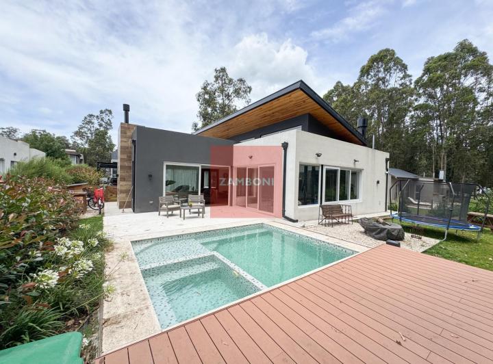 Casa · 200m² · 4 Ambientes