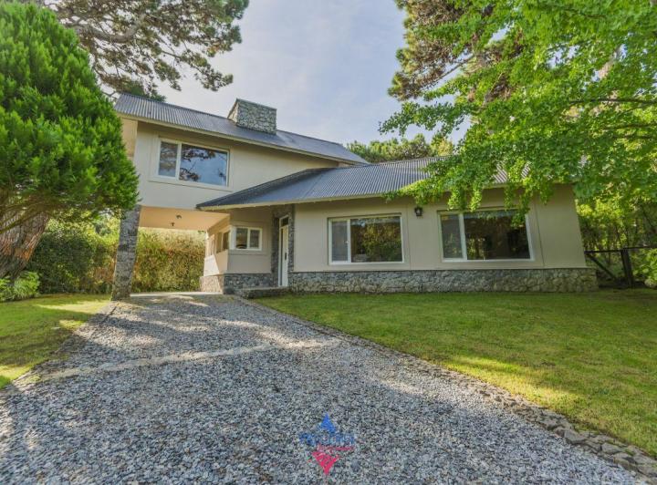 Casa · 170m² · 6 Ambientes