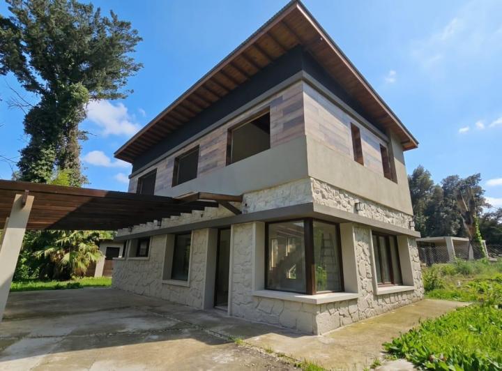 Casa · 180m² · 3 Dormitorios