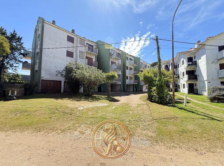 Departamento · 76m² · 4 Ambientes · 2 Cocheras