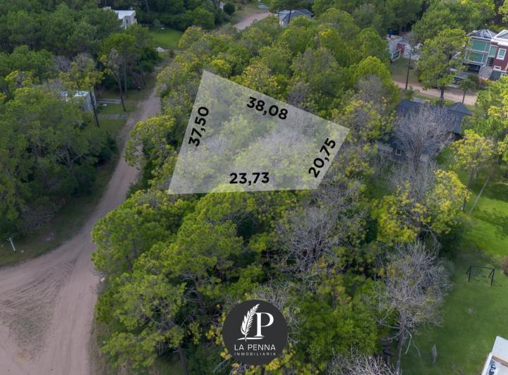 Terreno · 840m²