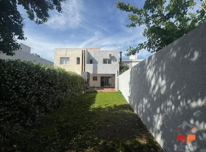 Casa · 159m² · 5 Ambientes · 1 Cochera