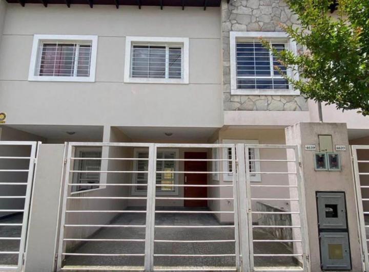 Casa · 90m² · 4 Ambientes · 1 Cochera