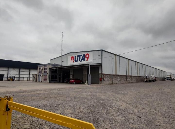 Depósito · 11915m²