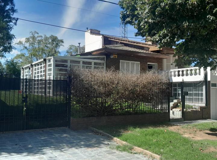 Casa · 150m² · 5 Ambientes · 1 Cochera