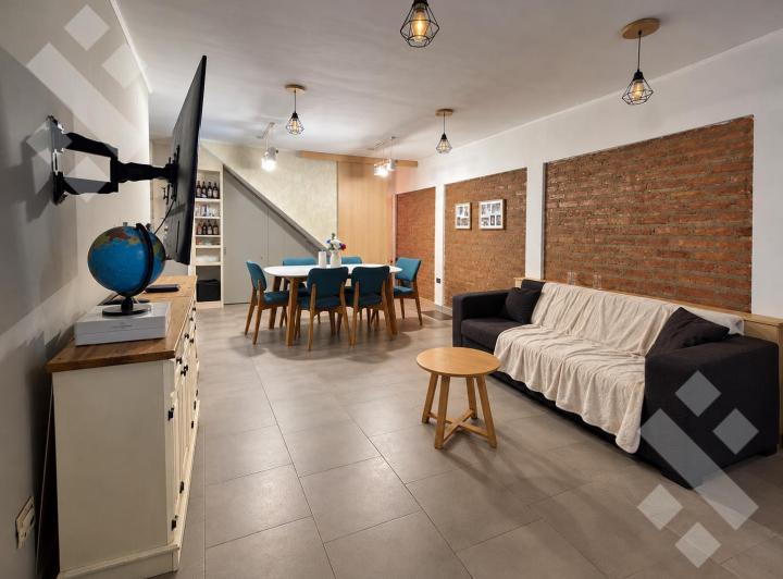 Casa · 168m² · 6 Ambientes · 2 Cocheras