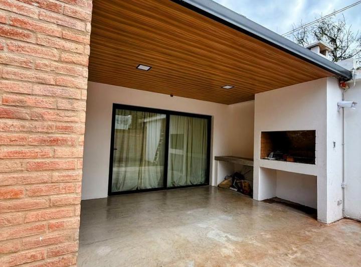 Casa · 100m² · 2 Dormitorios