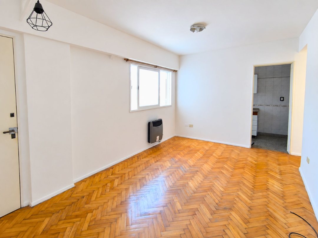 Depto. 2 ambientes en Venta en Caballito. Luminoso