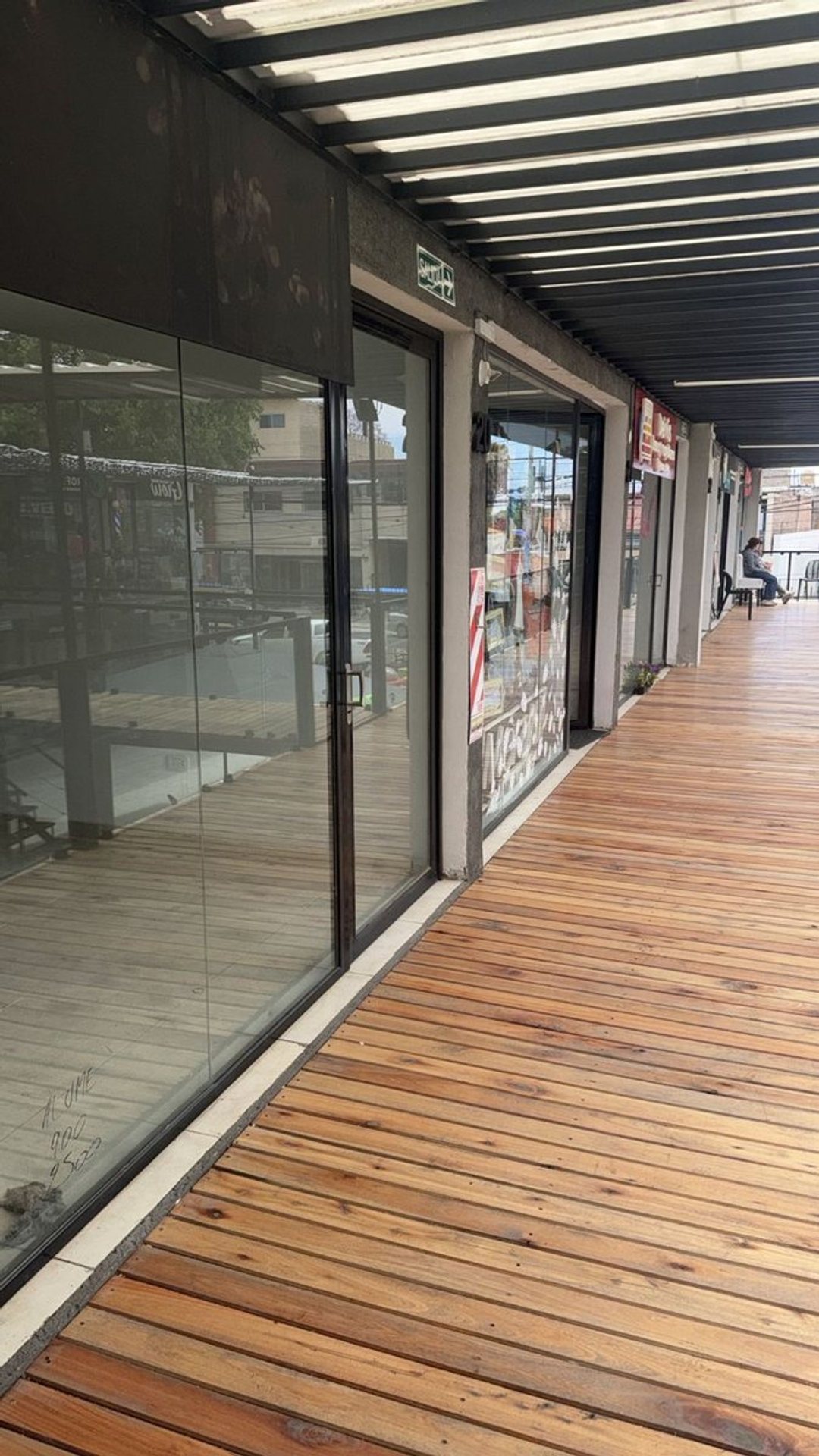 ALQUILER Local Comercial en Street Mall Las Heras