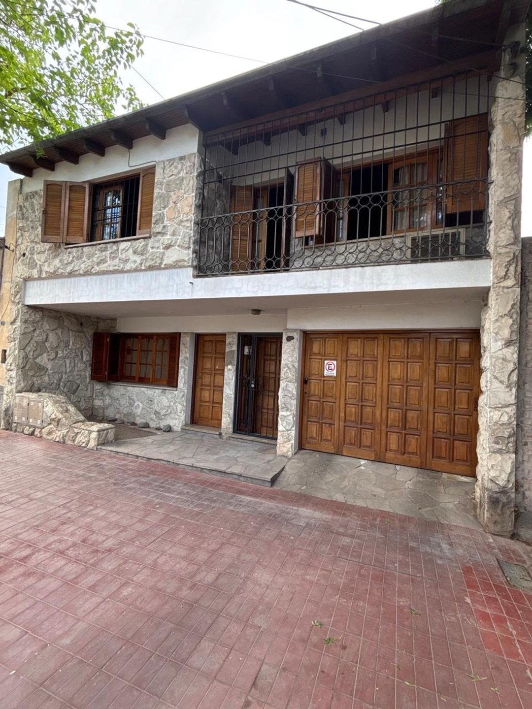 VENTA CASA Y DEPARTAMENTO COCHERA CIUDAD MENDOZA