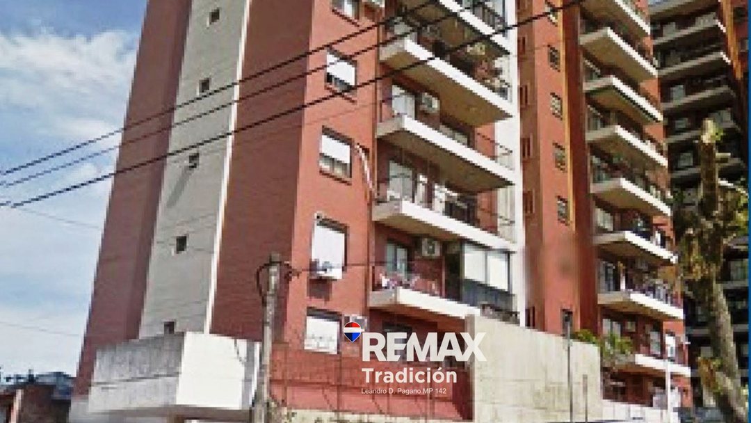ALQUILER DEPTO REMODELADO-MACROCENTRO- COCHERA