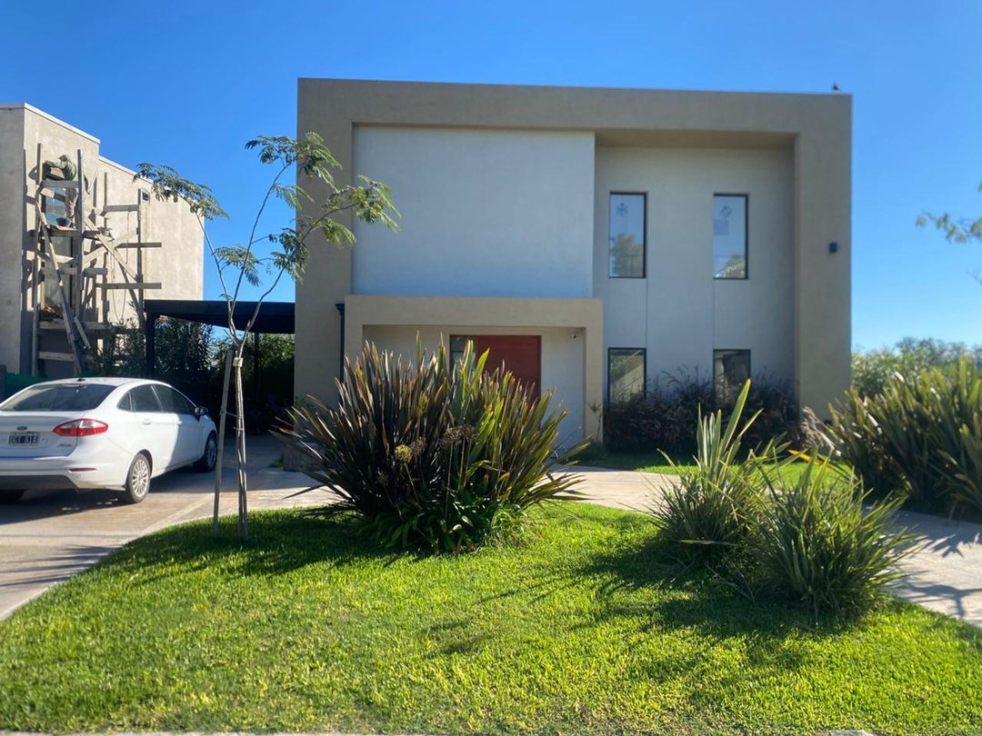 VENTA CASA - 4 AMB -SANTA EMILIA - PILAR DEL ESTE