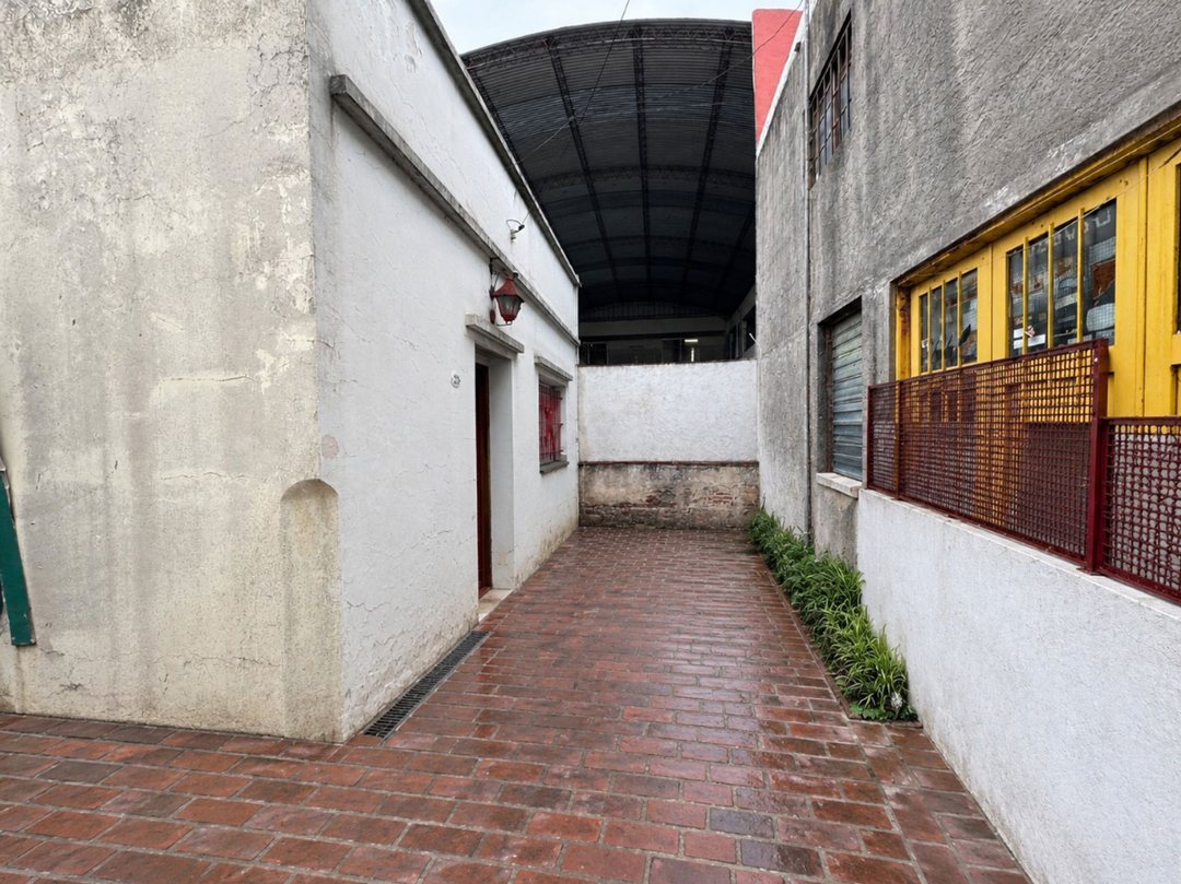 2 AMBIENTES EN BOULOGNE CON AMPLIO PATIO
