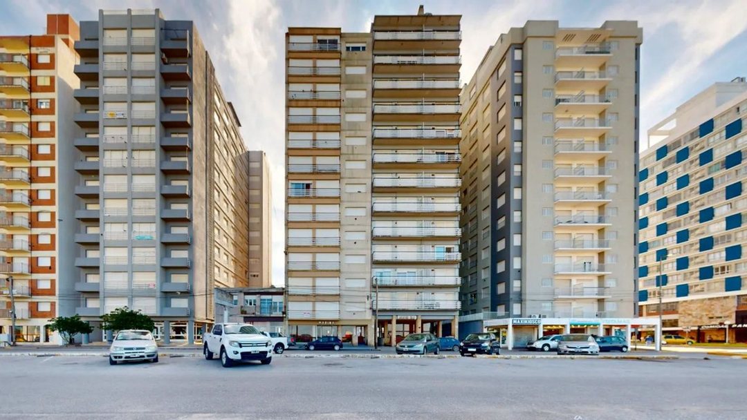 VENTA DE DEPARTAMENTO EN MIRAMAR MUY LUMINOSO