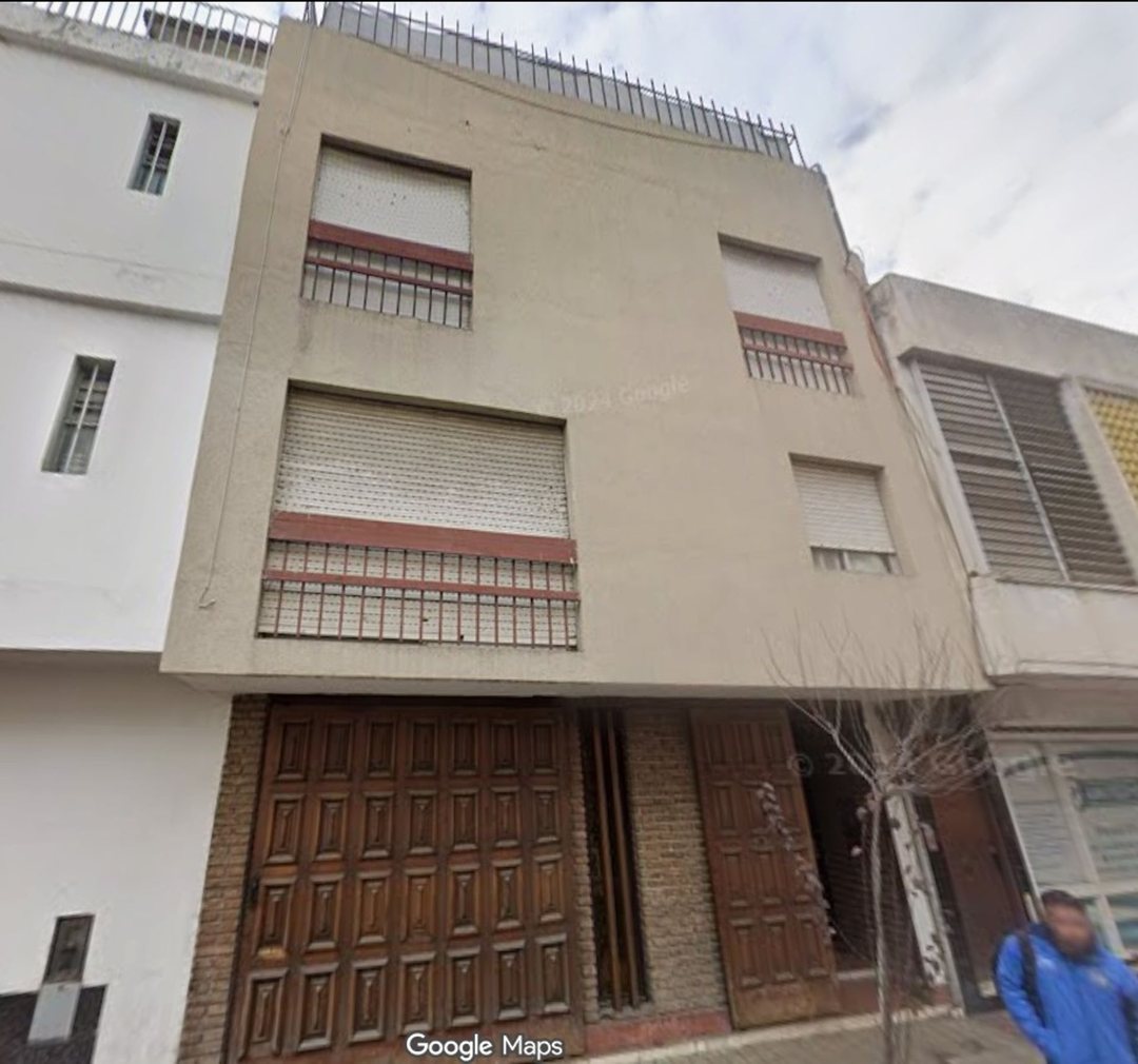 VENTA CASA 3 DORMITORIOS CENTRO COCHERA