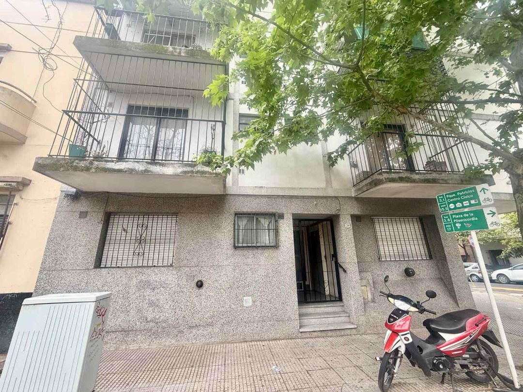 VENTA MONOAMBIENTE EN PLANTA BAJA AL FRENTE BOEDO