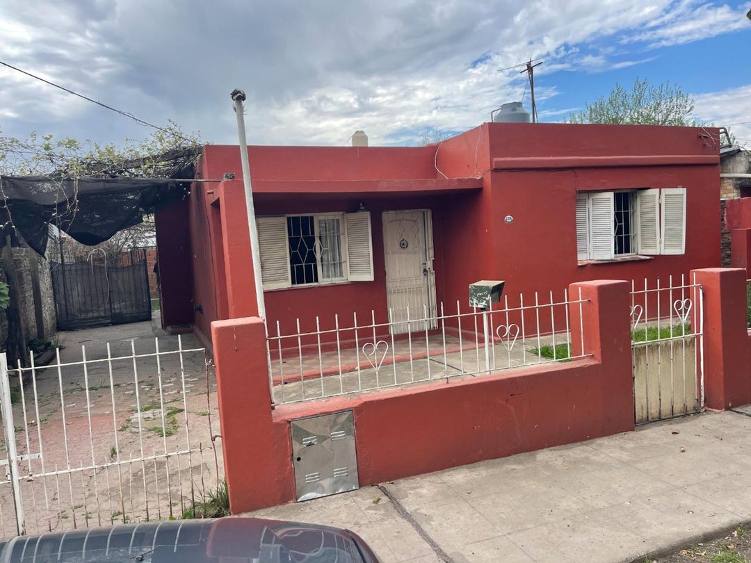 CASA EN VENTA, 3 AMB, EN JOSE C PAZ