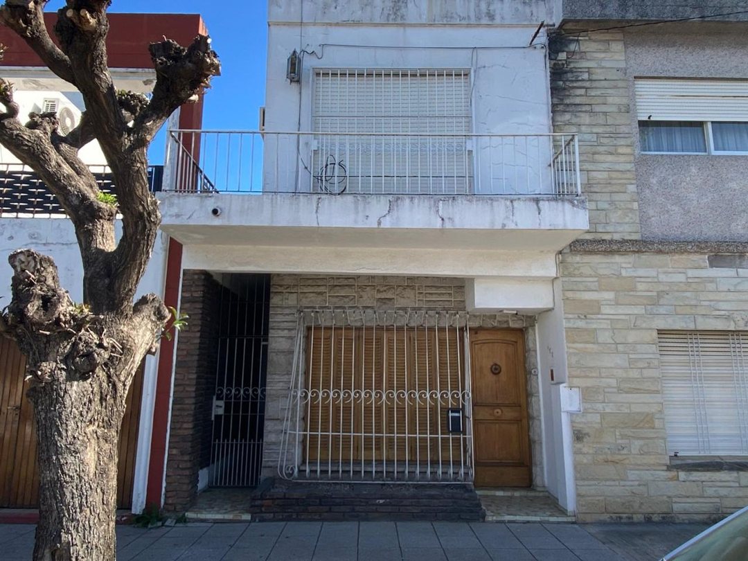 Venta - PH 3 ambientes - en Haedo - con Terraza