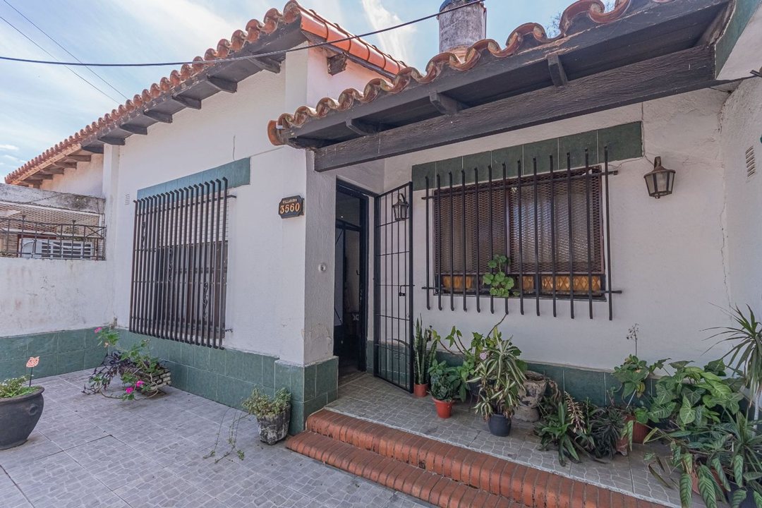 VENTA CASA CHALET 2 DORMITORIOS CON PATIO