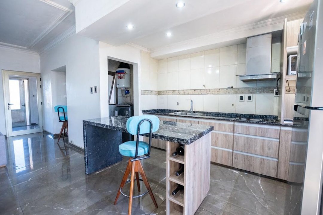 GRAN TERRENO CON CASA EN PLANTA BAJA