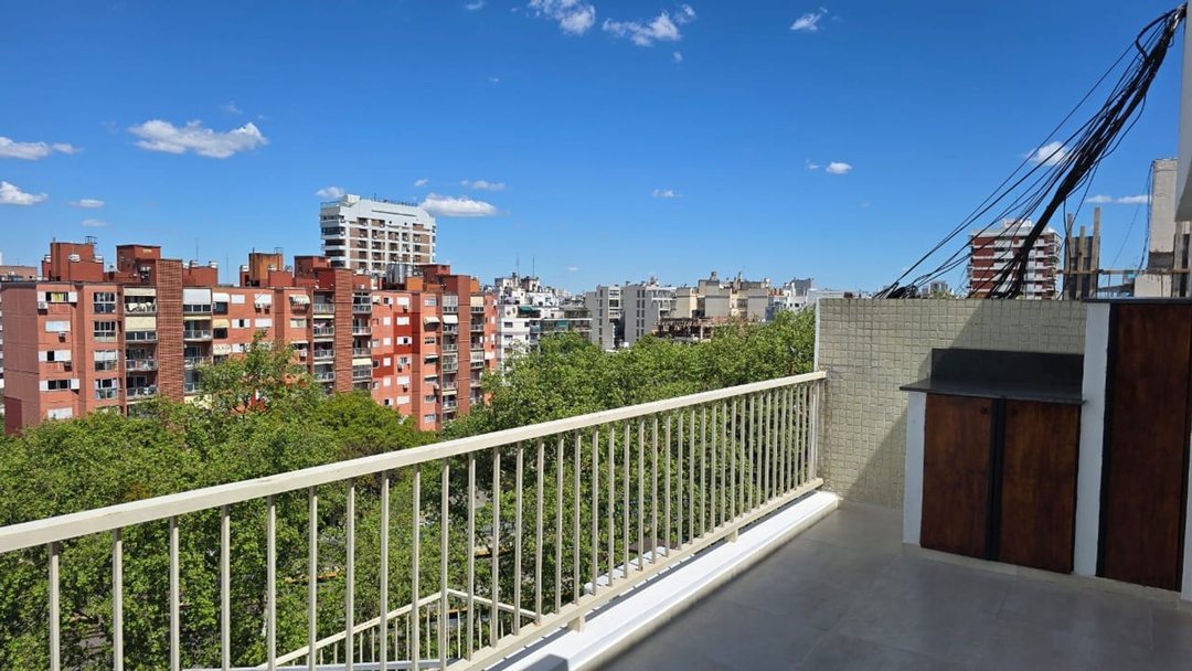 DEPARTAMENTO 2 AMB. C/BALCON ATERRAZADO Y COCHERA
