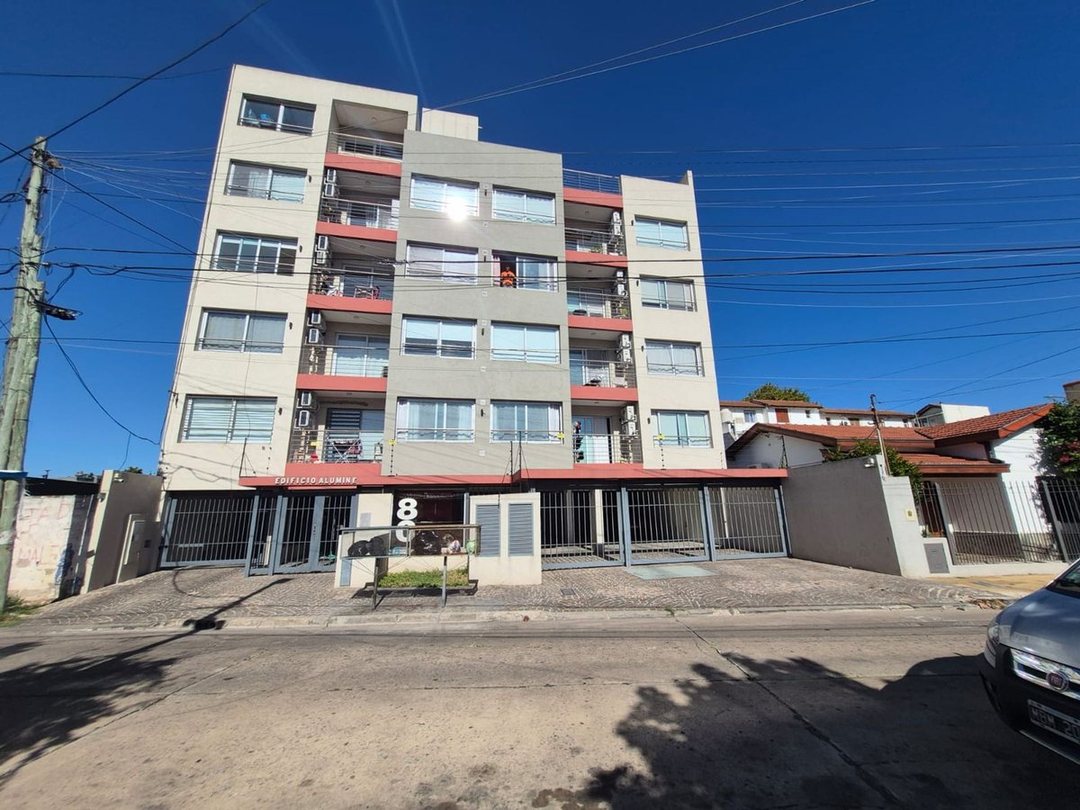 Venta Monoambiente Bernal Centro con cochera