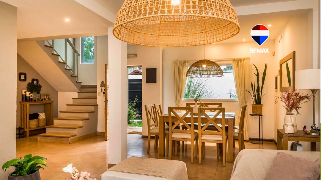 VENTA CASA CON PILETA EL HUAICO CON ESCRITURA