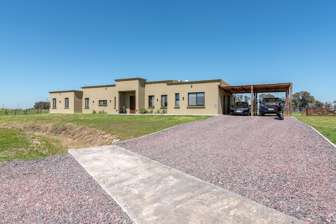 CASA 5 AMBIENTES EN VENTA (CANNING - VILLA MARIA)