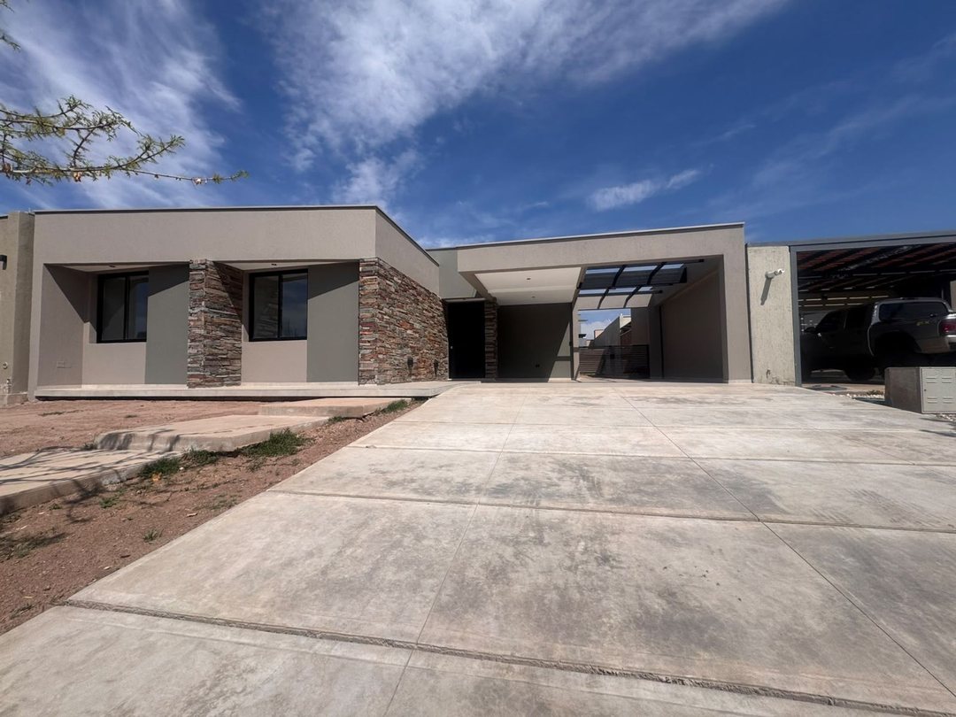 CASA EN VENTA BARRIO CIRO DE VIEYTES .MAIPU