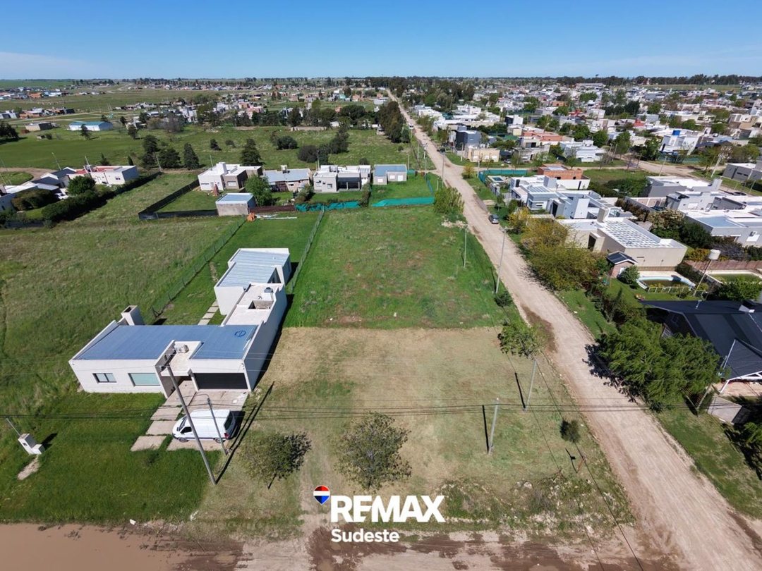 Lote en esquina, Nivelado, Bo. San Agustin