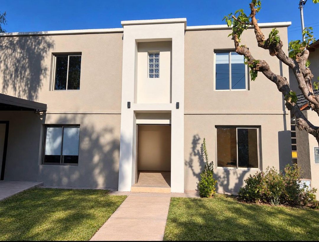 VENTA CASA BARRIO PRIVADO GUAYMALLEN MENDOZA
