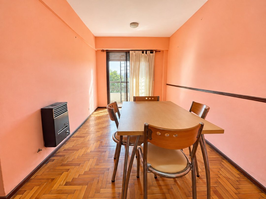 DEPARTAMENTO EN VENTA BALCÓN AL FRENTE UN DORMI