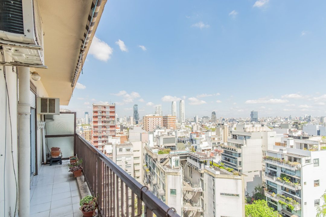 Venta Palermo depto luminoso 2 amb balcon piso alt