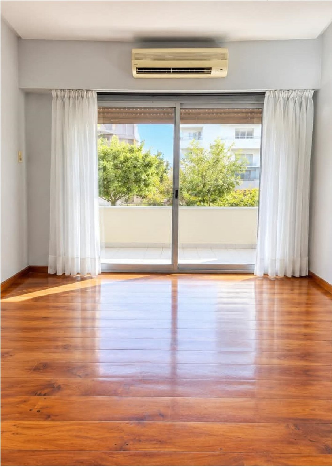 VENTA 4 AMB V. DEL PARQUE CON BALCÓN ATERRAZADO