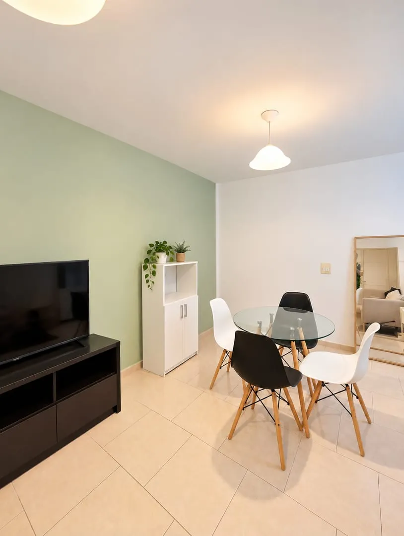 Oportunidad | VENTA Depto amplio, 1 Dormitorio con Vestidor – Roma 1176