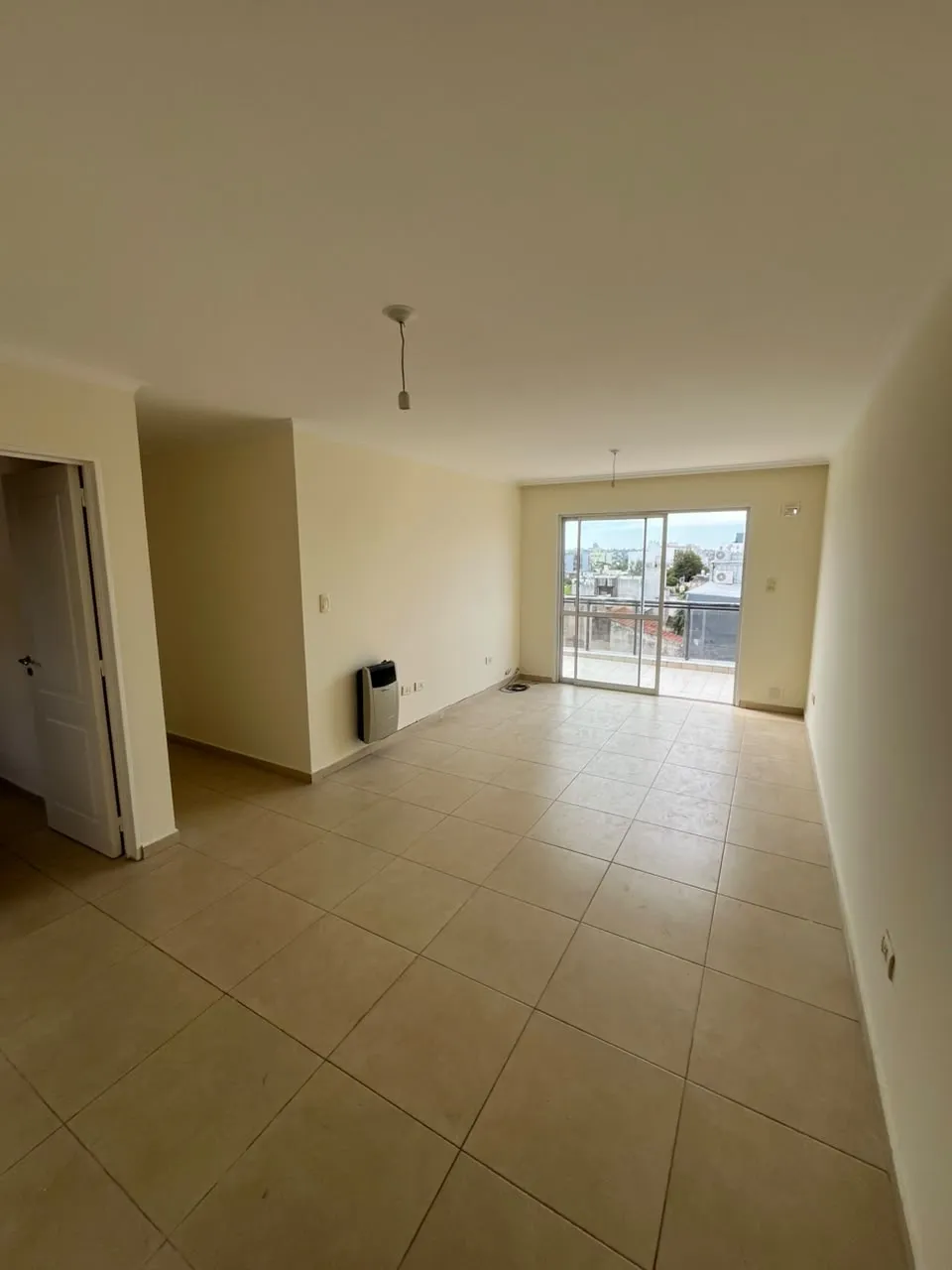 DEPARTAMENTOS DE 2 DORMITORIOS C/ BALCON - EXCELENTES CONDICIONES EN ALBERDI — CASEROS 2971