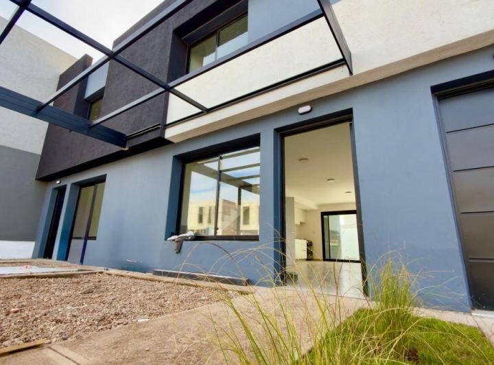 Casa · 100m² · 6 Ambientes · 1 Cochera