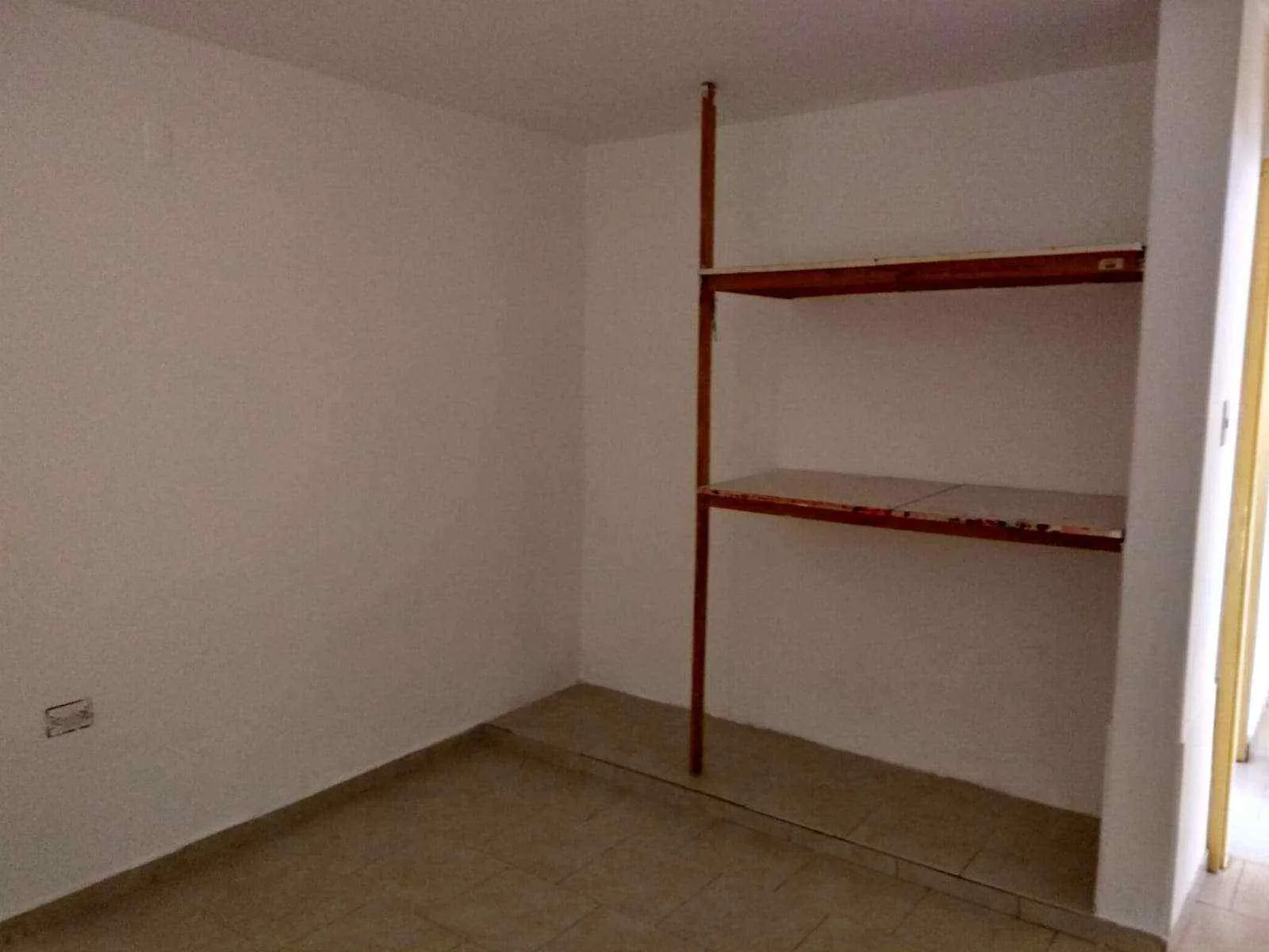 LOS BOULEVARES - DE LOS SICILIANOS 6300 - CASA 2 DORMITORIOS CON PATIO EN ALQUIL...