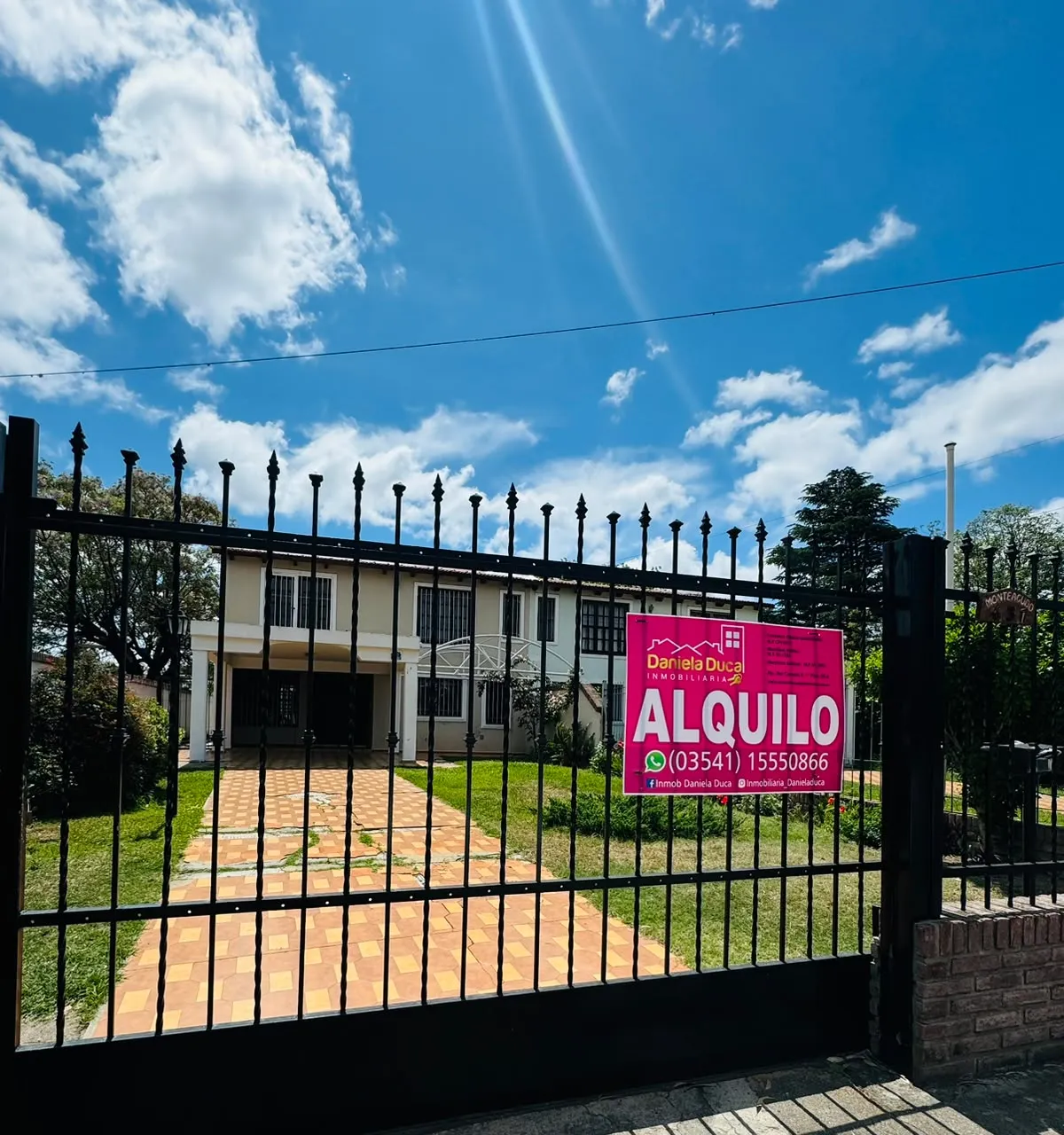 ALQUILER ANUAL CASA MAS DEPARTAMENTO CON PISICNA ZONA CENTRO CARLOS PAZ