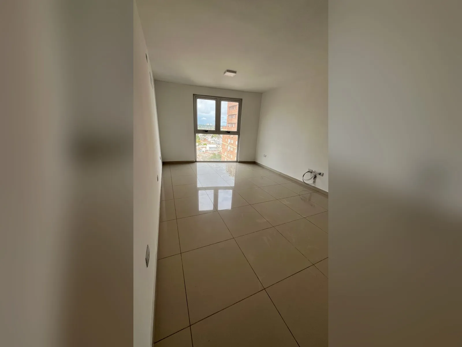 Departamento de 2 dormitorios, piso 11, con vista al frente en Güemes