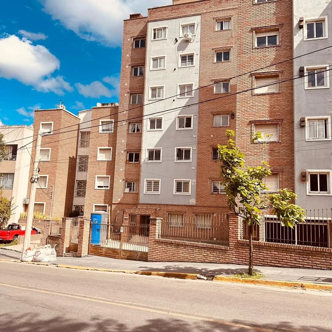 Cofico (Bv Los Andes 665) - Piso de 2 Dorm, 2 Baños - COCHERA Propia - $950.000...