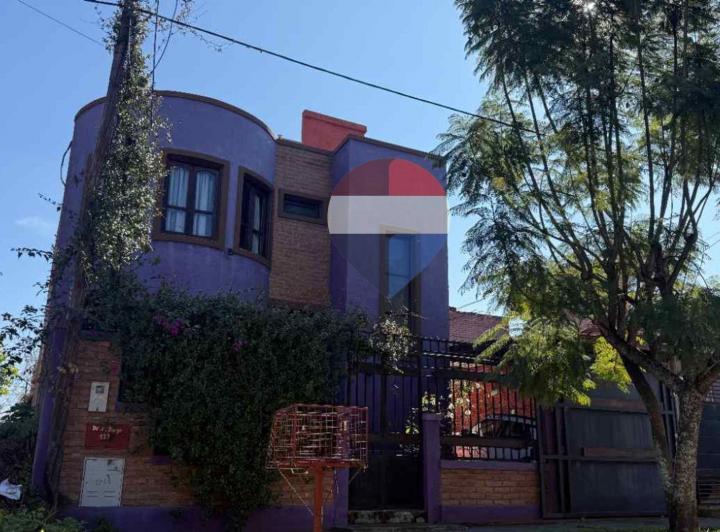 Casa · 170m² · 4 Ambientes · 2 Cocheras