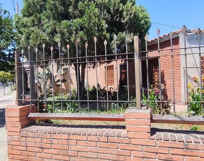 Casa · 159m² · 3 Dormitorios · 2 Cocheras