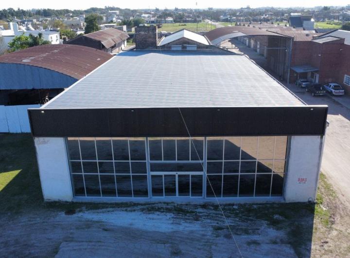 Bodega-Galpón · 700m²