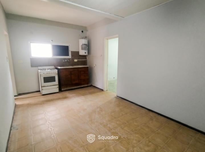 Casa · 80m² · 6 Ambientes · 2 Cocheras