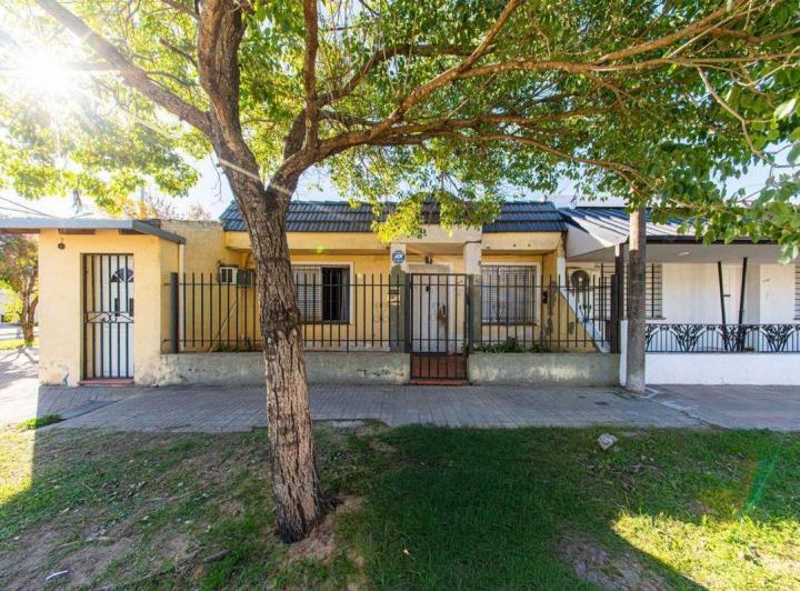 Casa · 125m² · 6 Ambientes · 1 Cochera