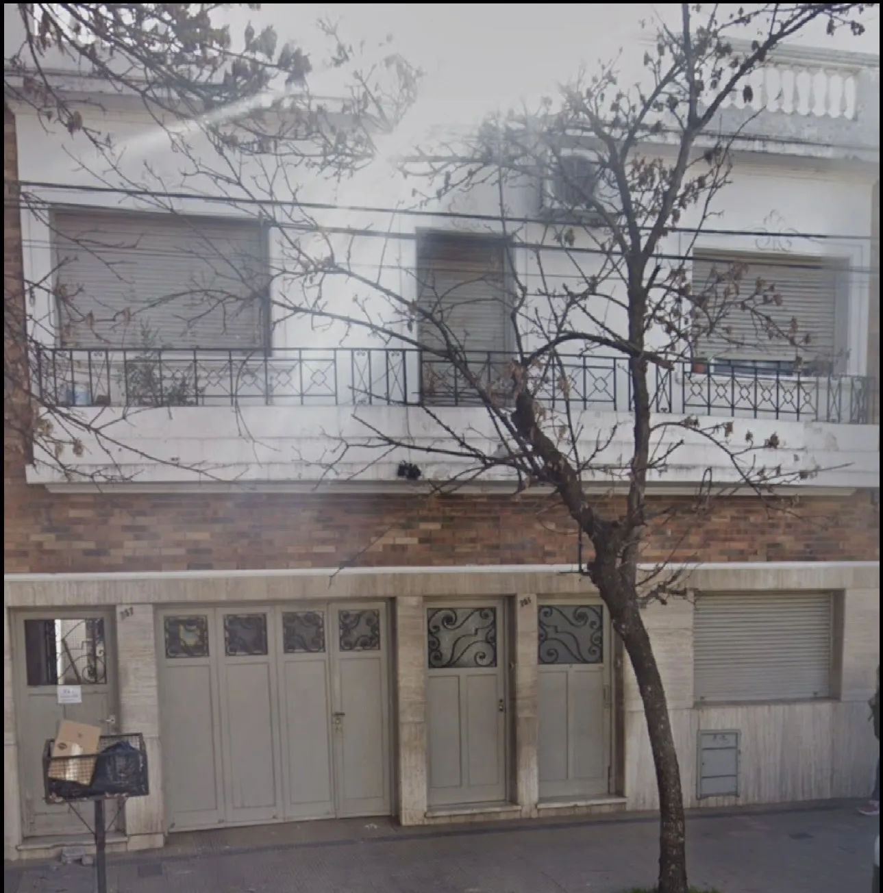 Complejo de 7 Departamentos con Cochera