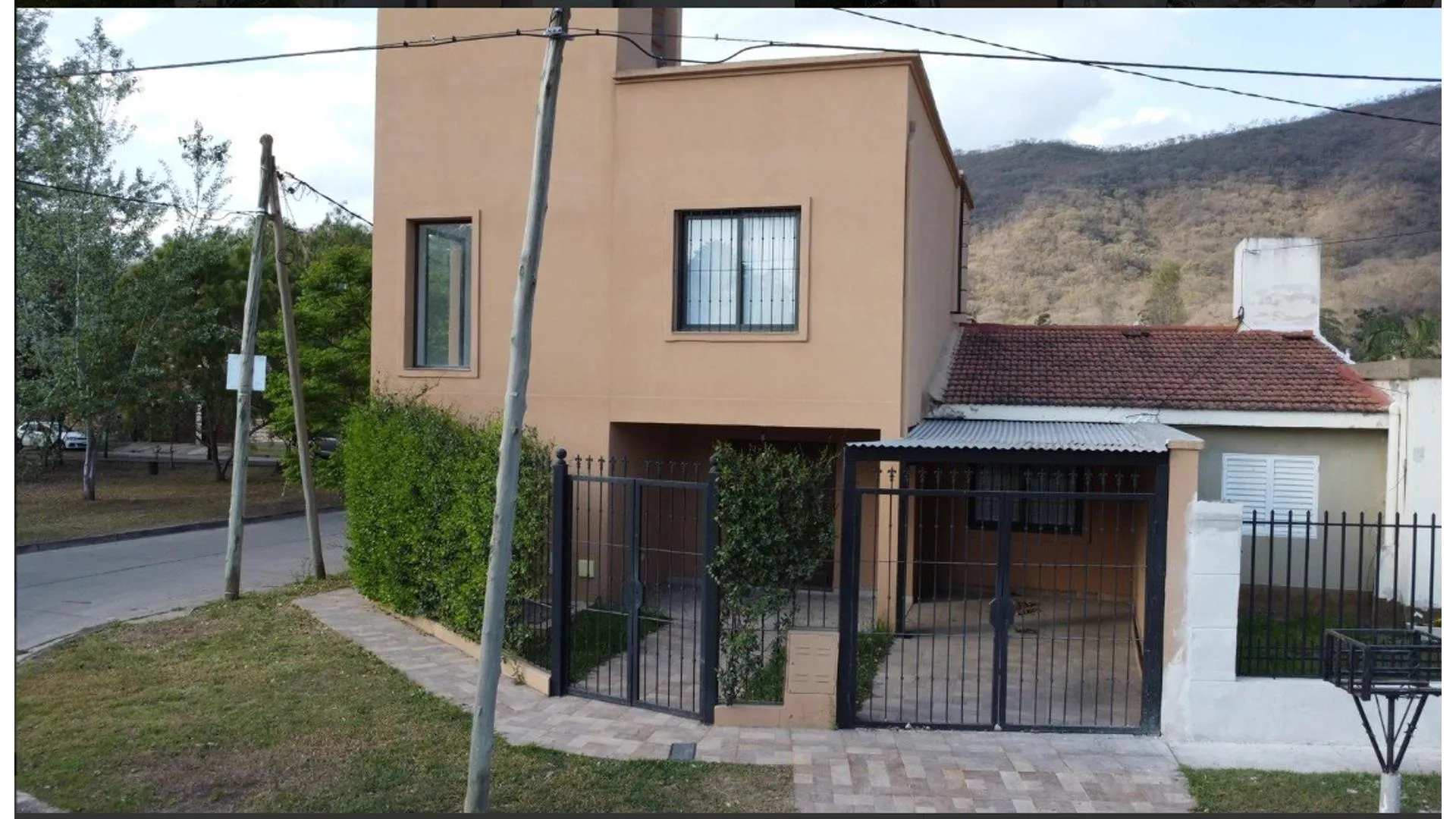 Exc casa 4 dor vta esc/qcho/asad/jard/gge B° U. Católica