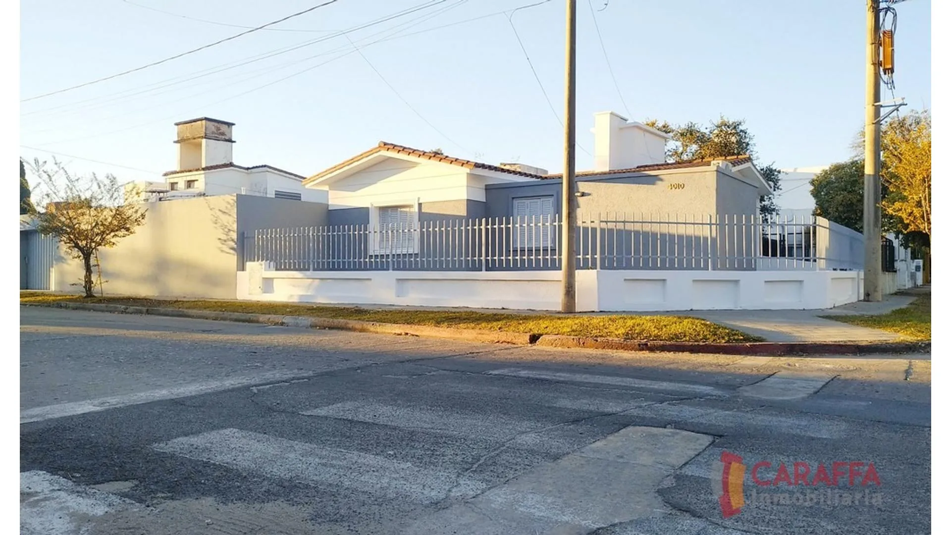 Casa Reciclada 3 Dorm en Cerro de las Rosas-Nicanor Carranza